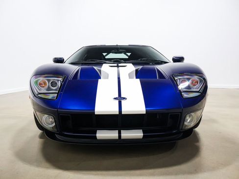 Used 2006 Ford GT RWD image 17