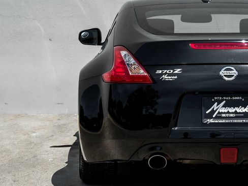 Used 2015 Nissan 370Z Touring RWD image 39