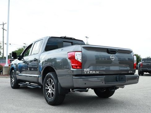 Used 2024 Nissan Titan SV w/ SV Convenience Package RWD image 9
