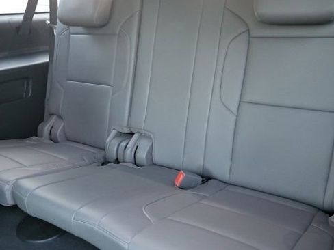 Used 2019 Chevrolet Suburban LT image 16