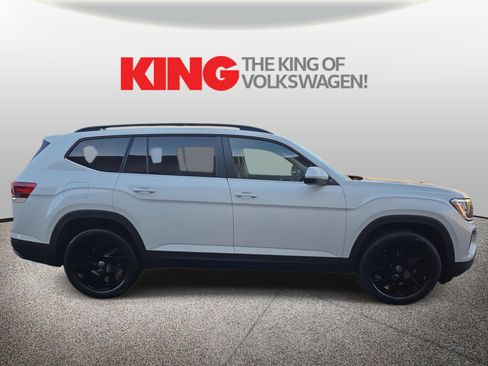New 2026 Volkswagen Atlas SE image 8