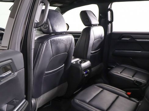 Used 2024 GMC Acadia Elevation image 30