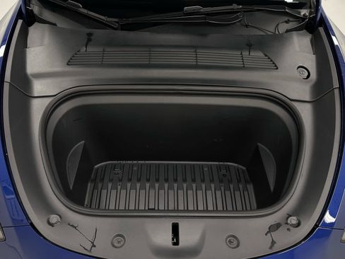 Used 2022 Tesla Model Y Long Range image 39