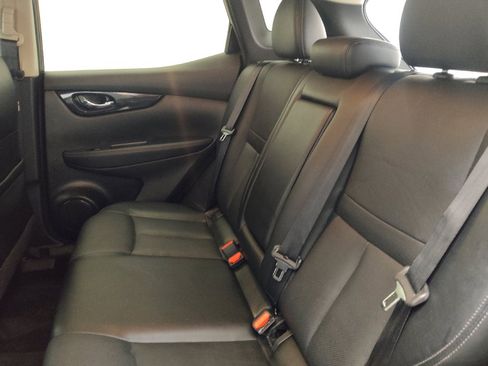 Used 2019 Nissan Rogue Sport SL FWD image 18