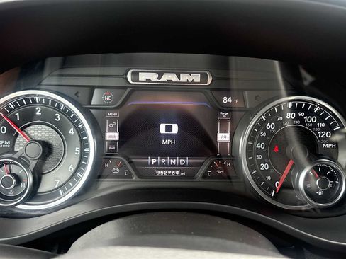 Used 2022 RAM 1500 Big Horn AWD/4WD image 12