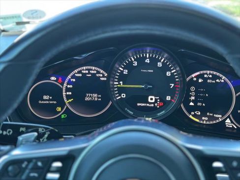 Used 2018 Porsche Panamera 4 image 14