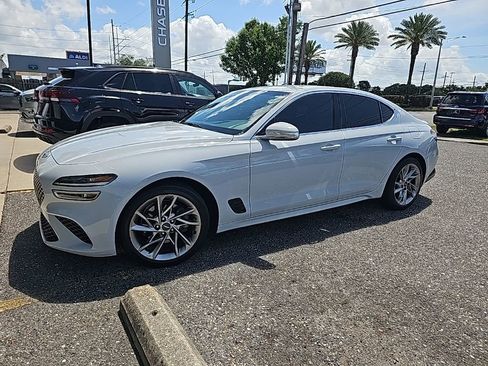Used 2022 Genesis G70 2.0T image 9