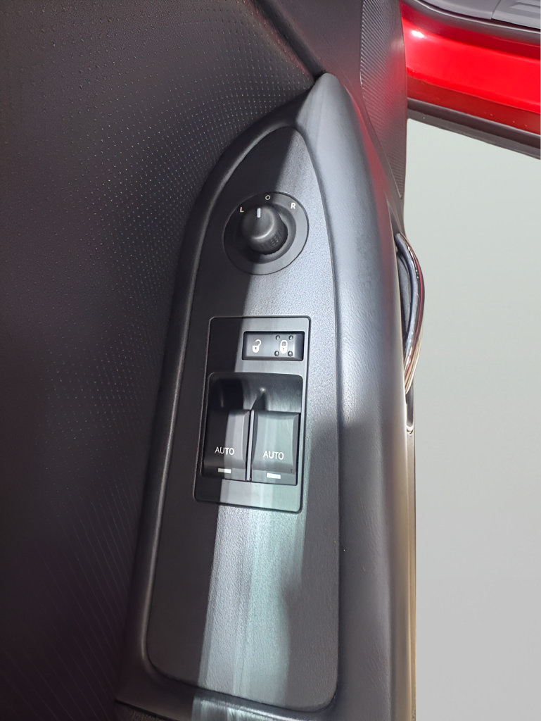 Used 2010 Dodge Challenger SE RWD image 17