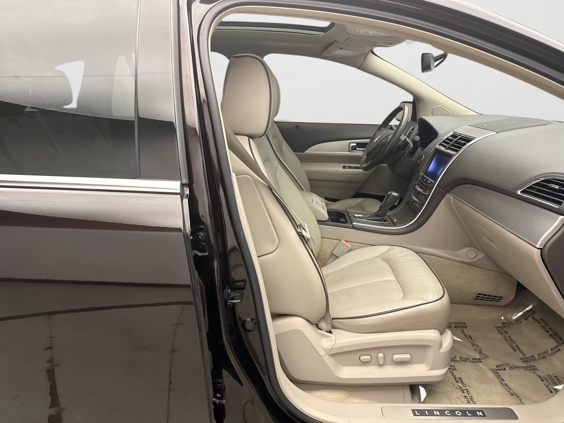 Used 2013 Lincoln MKX AWD image 17