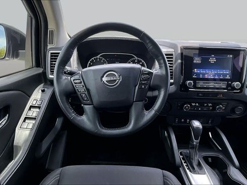 Used 2024 Nissan Frontier SV w/ SV Convenience Package RWD image 6