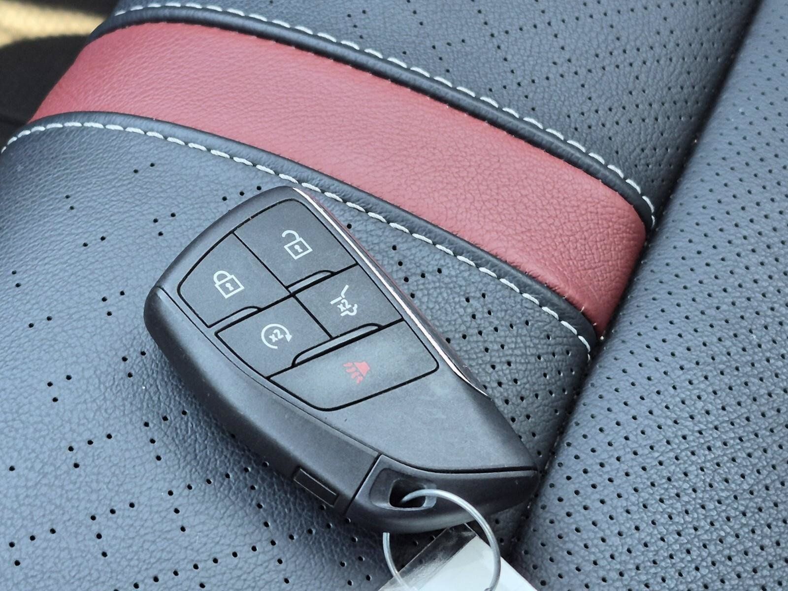 Used 2024 Chevrolet Traverse RS w/ LPO, Cargo Package FWD image 41