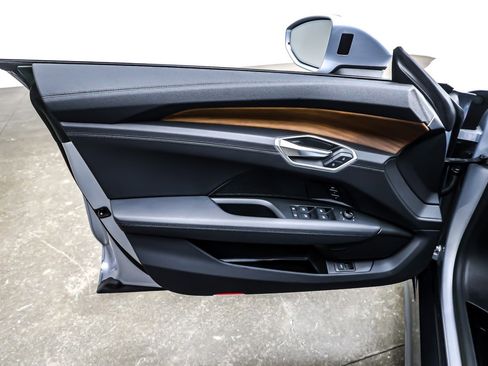 Used 2022 Audi e-tron GT Premium Plus image 21