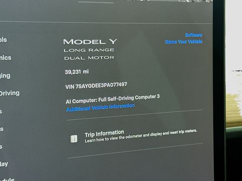 Used 2023 Tesla Model Y Long Range AWD/4WD image 18