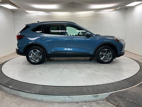 Used 2025 Ford Escape ST-Line Select image 6