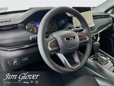 New 2026 Jeep Compass Latitude image 25