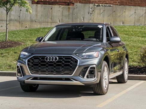 Certified 2023 Audi Q5 2.0T Premium w/ Convenience Package AWD/4WD image 7