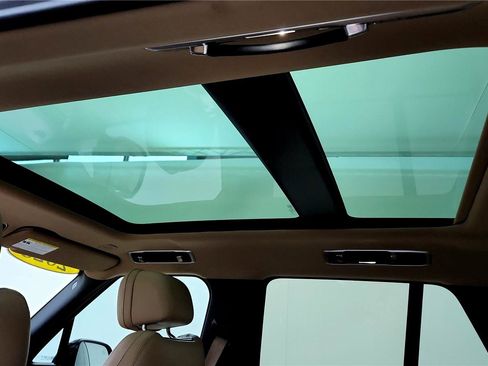 Used 2023 Land Rover Range Rover SE image 20