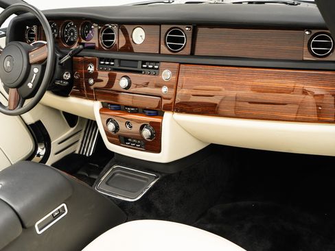 Used 2008 Rolls-Royce Phantom Drophead Coupe RWD image 13
