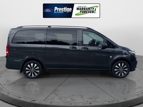 Used 2023 Mercedes-Benz Metris Passenger image 3