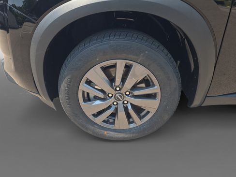Used 2025 Nissan Pathfinder SV FWD image 10