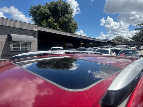 Used 2018 Toyota RAV4 Limited FWD image 11