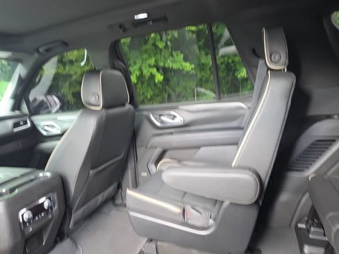 Used 2022 GMC Yukon SLT w/ SLT Premium Package RWD image 25