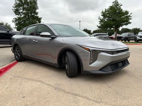 Used 2025 Kia K4 FWD image 4