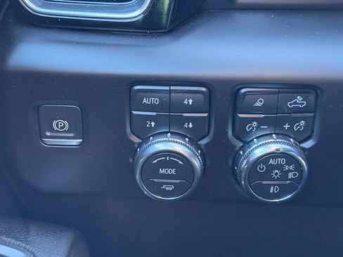 Certified 2022 GMC Sierra 1500 Denali image 17