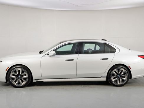 Used 2023 BMW i7 xDrive60 AWD/4WD image 57