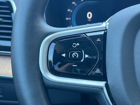 Used 2025 Volvo XC90 B6 Plus image 30