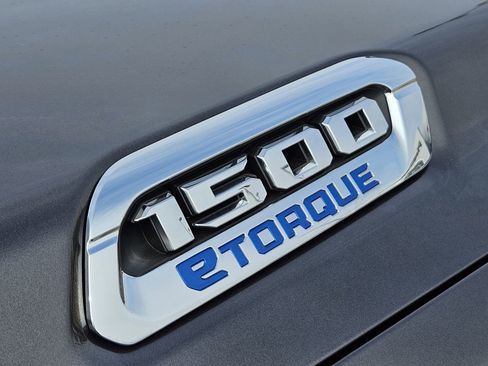 Used 2026 RAM 1500 4x4 Crew Cab image 15