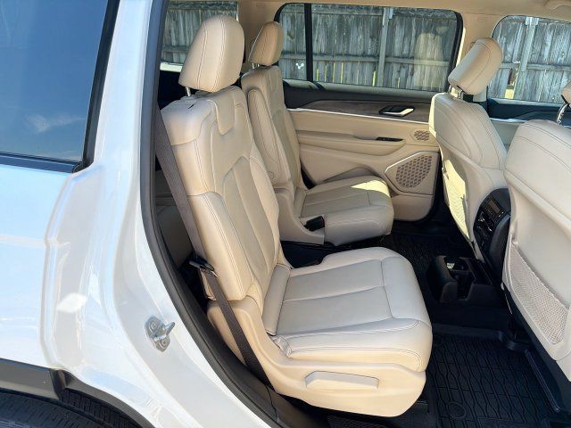 Used 2021 Jeep Grand Cherokee L Limited RWD image 28