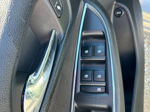 Used 2018 Chevrolet Cruze LS image 6
