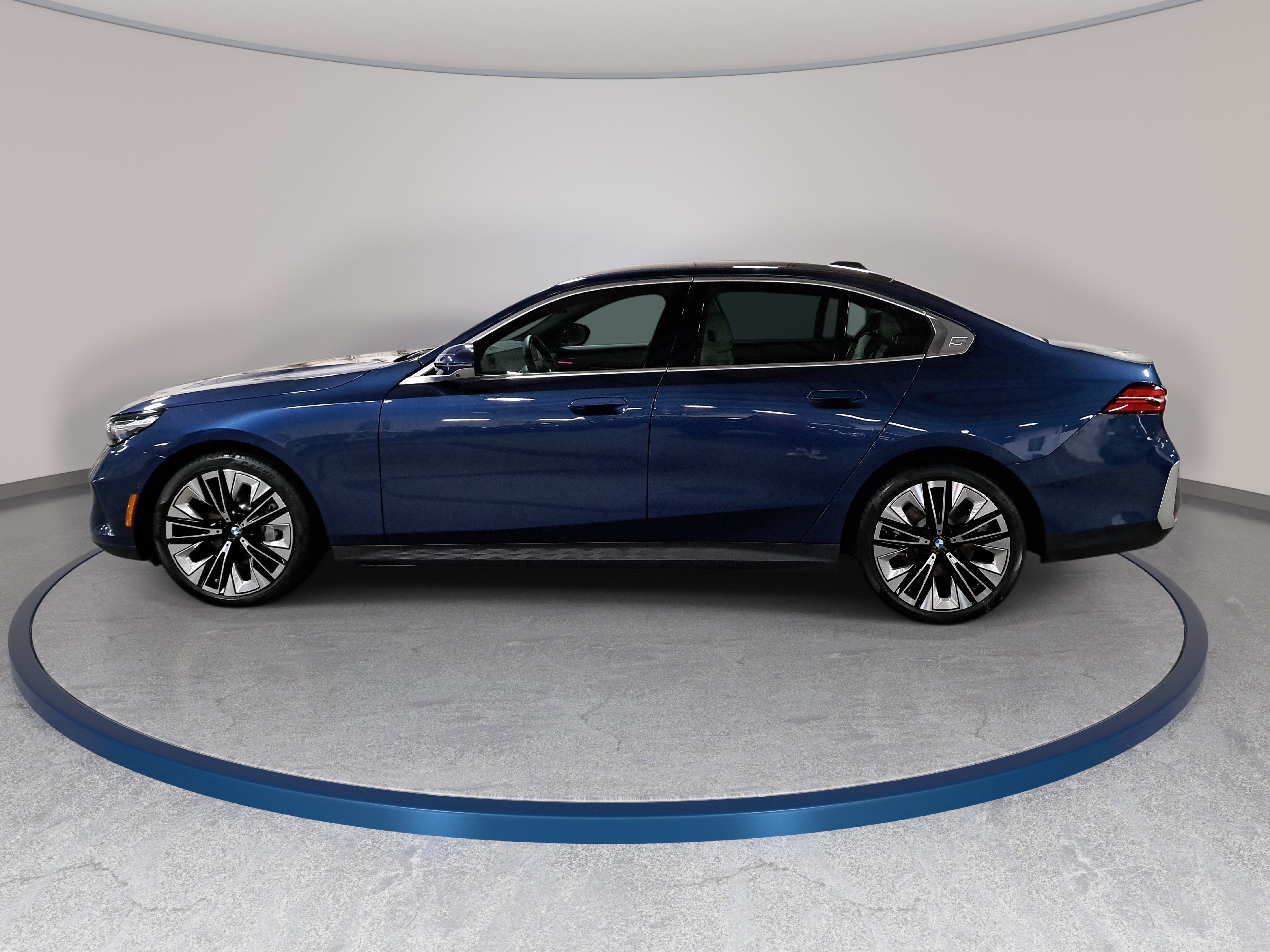 Certified 2026 BMW 530i w/ Premium Package RWD image 9