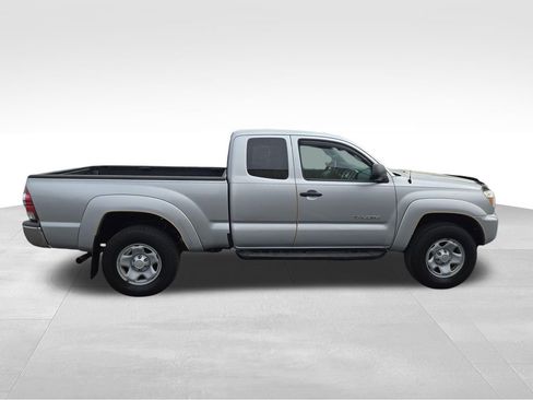 Used 2013 Toyota Tacoma 4x4 Access Cab w/ SR5 Pkg image 8