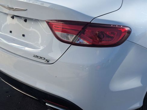 Used 2016 Chrysler 200 S w/ Comfort Group image 5