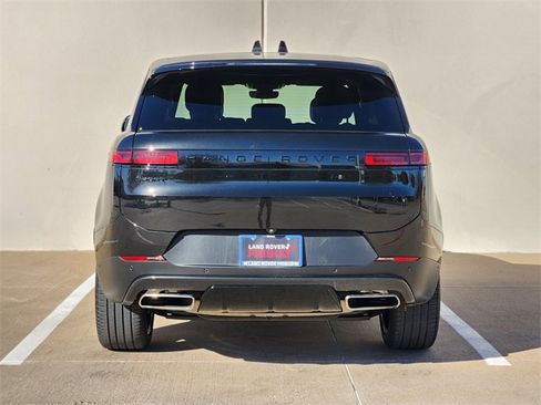 Used 2024 Land Rover Range Rover Sport SE image 6