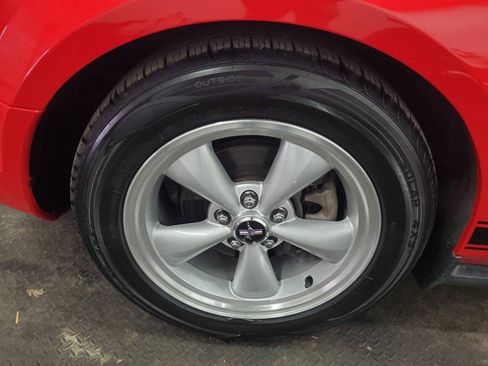 Used 2009 Ford Mustang Premium RWD image 17