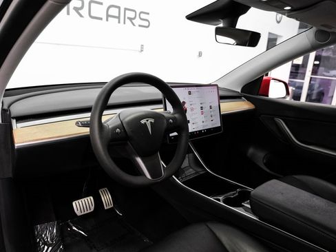 Used 2020 Tesla Model Y Long Range image 3