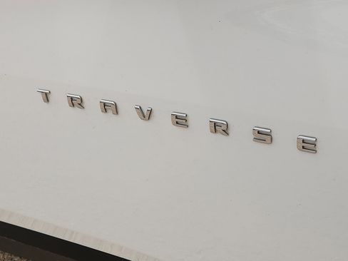 Used 2019 Chevrolet Traverse LT FWD image 8