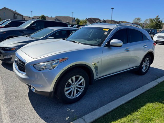Used 2017 INFINITI QX70 AWD w/ Premium Package image 2