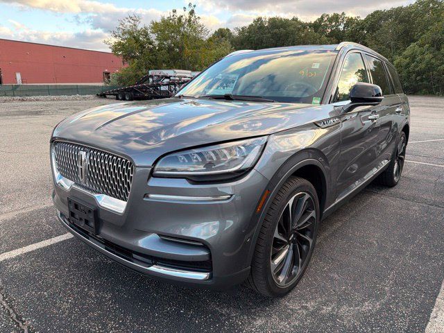 Used 2024 Lincoln Aviator Reserve w/ Equipment Group 201A AWD/4WD image 3
