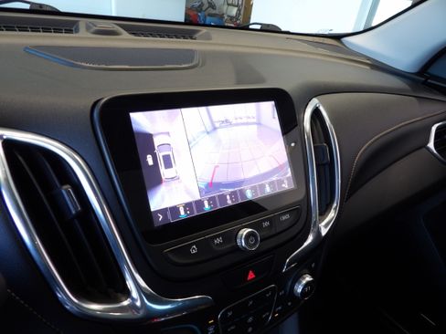 Used 2019 Chevrolet Equinox Premier image 16