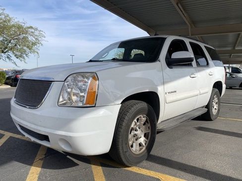 Used 2008 GMC Yukon SLE image 1