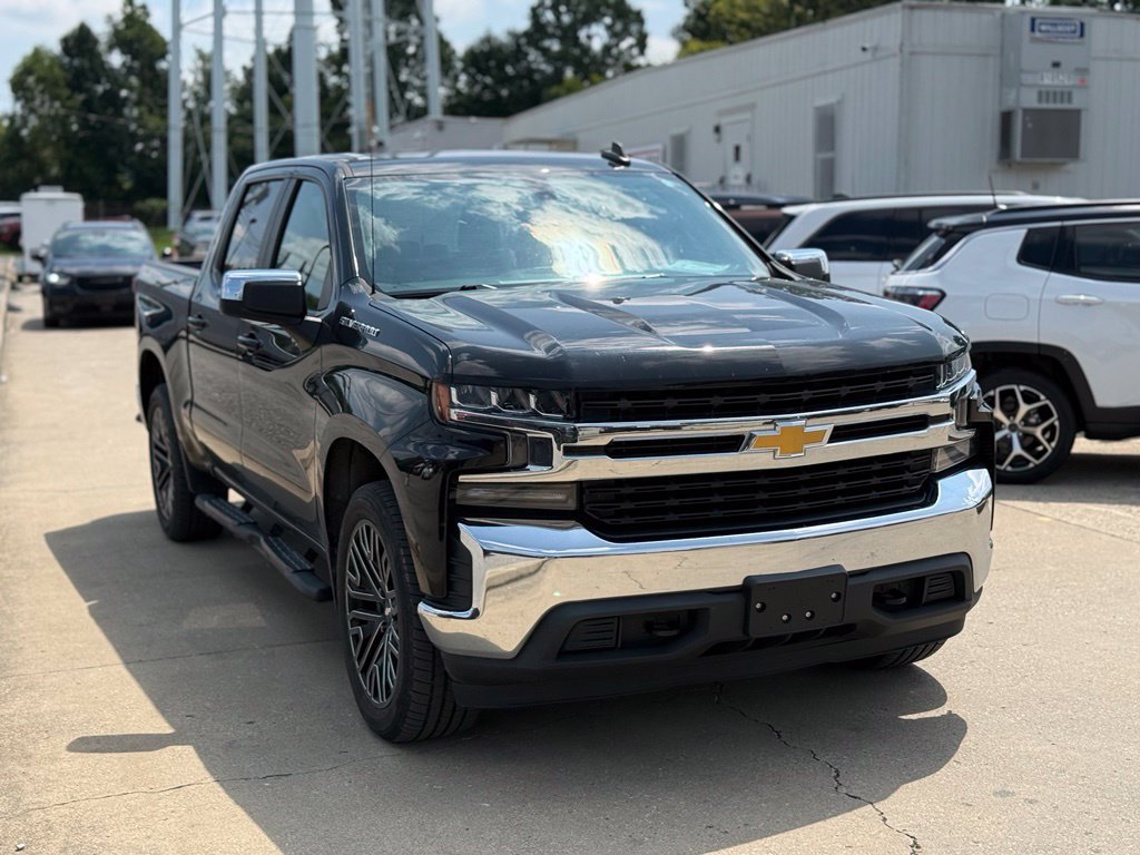Used 2020 Chevrolet Silverado 1500 LT w/ LT Value Package AWD/4WD image 4