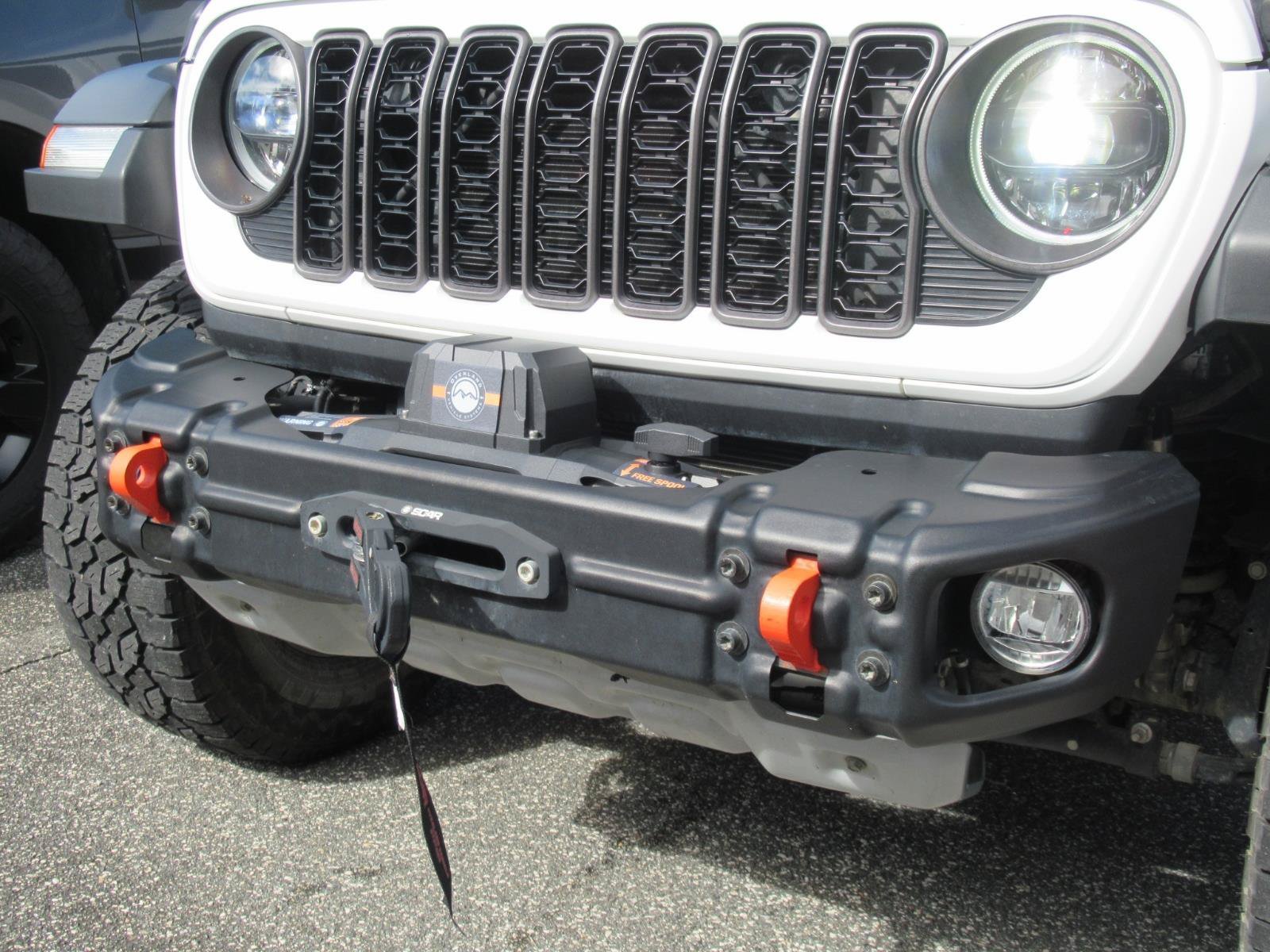 Certified 2024 Jeep Gladiator Mojave w/ Safety Group AWD/4WD image 36