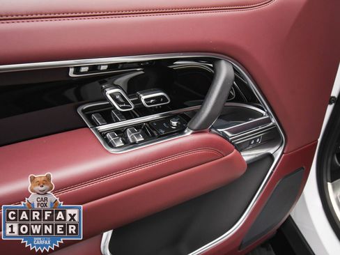 Used 2025 Land Rover Range Rover SE image 45