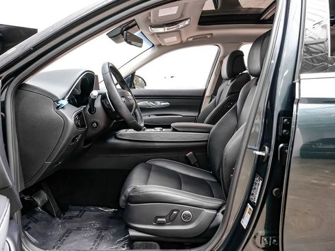 Used 2023 Genesis GV70 2.5T w/ Advanced Package image 4