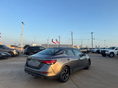 Certified 2025 Nissan Sentra SV FWD image 21