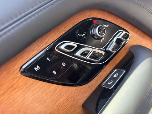 Used 2021 Land Rover Range Rover Autobiography AWD/4WD image 12
